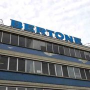 Tra fabbriche chiuse e in vendita: Torino cerca un futuro post-auto