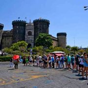 Napoli “milionaria” col turismo. Ma al Sud il Rinascimento è lontano
