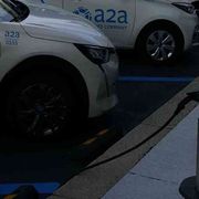 A Milano le prime colonnine di ricarica elettrica per auto a bassa potenza