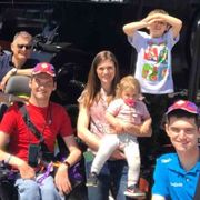 Un padre e i due figli disabili. L'appello della mamma: non lasciateci soli