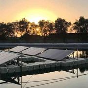 Se il sole sull’acqua regala energia: il fotovoltaico ora galleggia