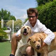 Riccardo, le foto oltre l'autismo: «Coi miei scatti vedo dentro le persone»