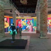 Straniera e popolare, la Biennale guarda a Sud