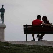 Cinque tombini aperti sul cammino della coppia