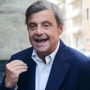 Calenda irride Salvini per il post del "tappino Ue"