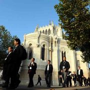 Preti e omosessualità: oltre le norme serve una formazione affettiva seria