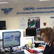 Lo speaker, gli adescamenti online: il caso che scuote Rtl 102.5