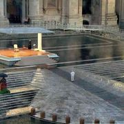 Usiamo la tecnologia come un amuleto. Ma solo il sacro ci conforta davvero