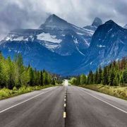 Laghi colorati e vette aguzze, anche il Canada ha le sue Rockies