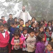 Da Napoli al Guatemala, l'opera di padre Angelo con i bimbi maya