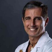 «Da medico a romanziere per spiegare come si affronta l'anemia falciforme»