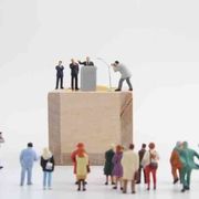 L'italo-romanesco lingua del potere. Così si promuove il populismo