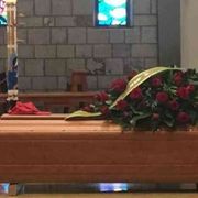 La cremazione solo dopo le esequie. No al rito con l'urna