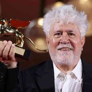 Eutanasia, il film a tesi di Almodóvar: quando il cinema fa politica