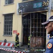 Rogo nel magazzino. Morti tre ragazzi cinesi