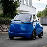 Al volante della Microlino: scopriamo la "bubble car" piemontese