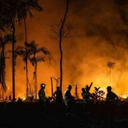 L'America Latina è in fiamme: 350mila roghi dalla Colombia al Paraguay