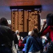 Caos trasporti, cancellati oltre 100 treni