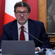 Giorgetti: nessuna nuova tassa, risponderemo con i fatti