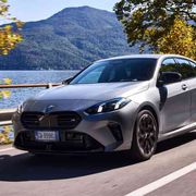 Bmw Serie 1: vent'anni dopo la prima cambia faccia ma non lo spirito