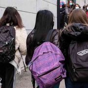 Spedizione punitiva: in 30 picchiano l'insegnante di sostegno