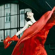 «La mamma picchiata dal papà, così l'arte mi ha liberato da un’ombra»