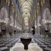 Nella navata di Notre-Dame suona la campana olimpica