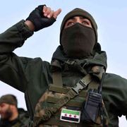 La forza tecnologica e tattica di ribelli e miliziani spiega il loro successo