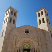 Là dove c'era il campo minato ora sorge la chiesa del Battesimo di Gesù