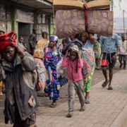 Il Congo in pezzi, Goma nel caos: centinaia di migliaia di civili sono in fuga