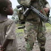 La vergogna dei bambini soldato: anche l'anno scorso 8.000 arruolati