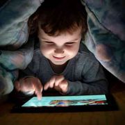 Minori e web. Ecco il manifesto per una rete a rischio zero