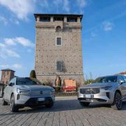 Dalla XC alla EX, per Volvo la sicurezza fa sempre 90