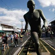 Le maratone e gli eroi: la gara regina dell'atletica tra mito, storia e leggenda