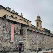 La sfida di dare vita a una comunità tra i carrugi nella zona del porto