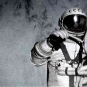 La passeggiata spaziale ha mostrato che la luce può riempire l'oscurità