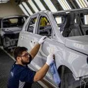 Addio vecchie officine: il carrozziere è un mestiere di alta specializzazione