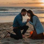 Forse non lo sanno, ma le persone sposate sono più felici