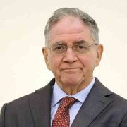 Buttiglione: «L'Ue rischia di morire. Meloni leader più forte, ma oscilla»