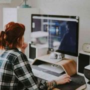 Lo smart working fa venire voglia di figli. Ma vale più per le donne