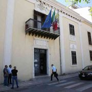 Un uomo picchiato a morte, dopo una lite in strada: cosa si sa finora