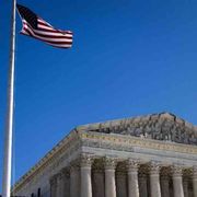 La Corte Suprema ferma Trump: «Sospenda le deportazioni dei venezuelani»