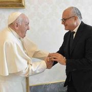 Gualtieri: «Mi sento più solo. Francesco vescovo della gente, amava Roma»