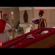 Il Papa nella bara: il linguaggio della semplicità