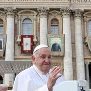 Papi, missionari, donne: tutti i (942) santi di Francesco