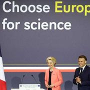 Perché il piano di Macron sui ricercatori Usa irrita l'Italia