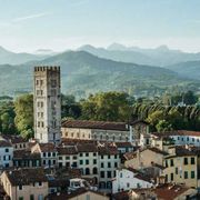 Cosa ci insegna un campanile. Manuale per orientarsi in un tempo inquieto