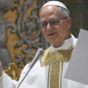 I primi tratti di Papa Leone: ascolto, mitezza e fermezza