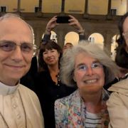 La visita a sorpresa al Sant'Uffizio, poi la Messa: i primi passi del Papa