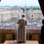 Il Papa: «Mai più la guerra». E prega per le vocazioni